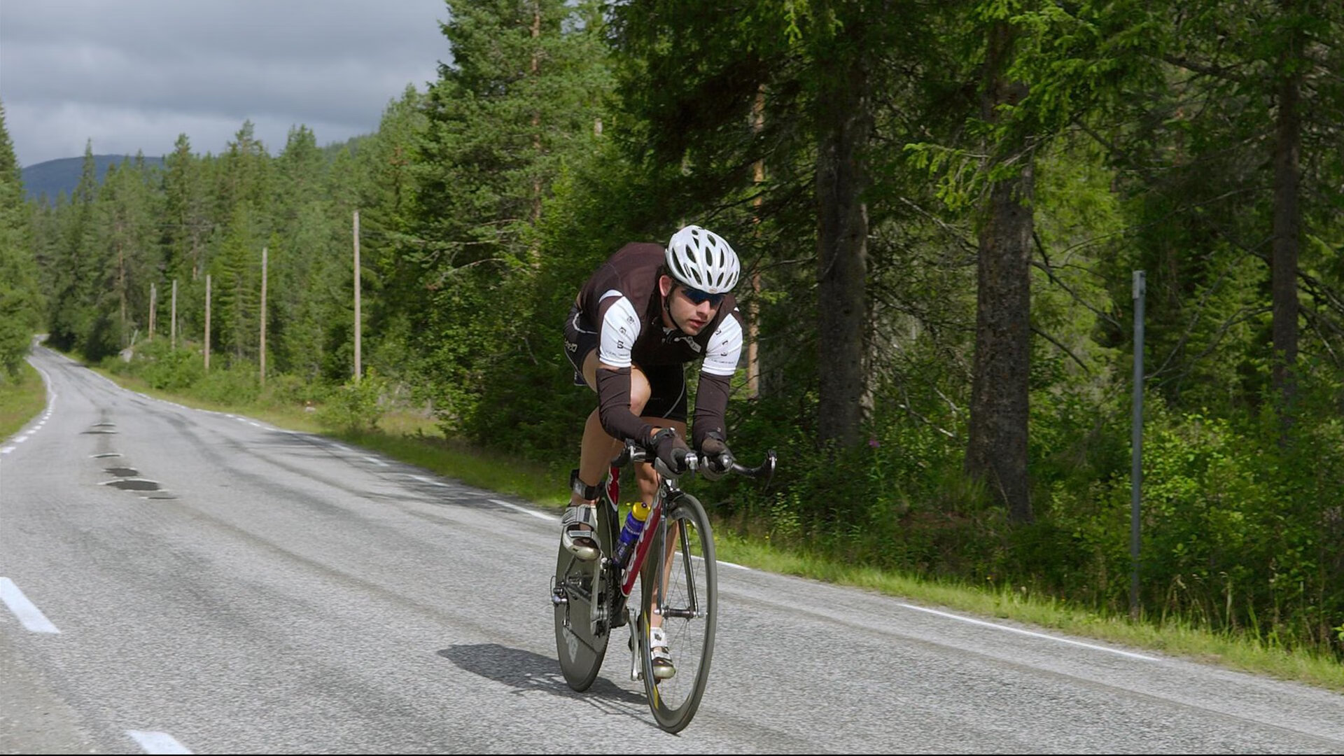 曼联主场反弹，老将挺身救主，曼联出场